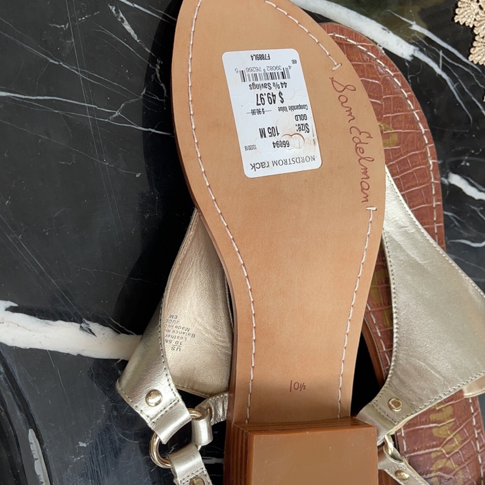 Sandals - Picture 2 of 5